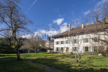 Co-exclusivité - Maison villageoise de charme