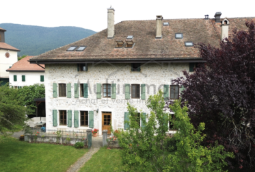 Co-exclusivité - Maison villageoise de charme